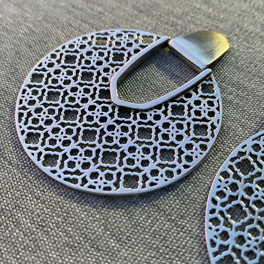 Kendra Scott Diane Drop Silver Rhodium Plated Filigree Statement Earrings - Picture 3 of 9